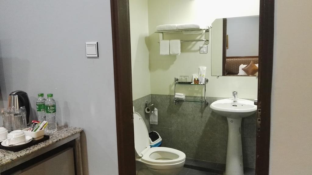 יאנגון Royal Khattar Hotel מראה חיצוני תמונה