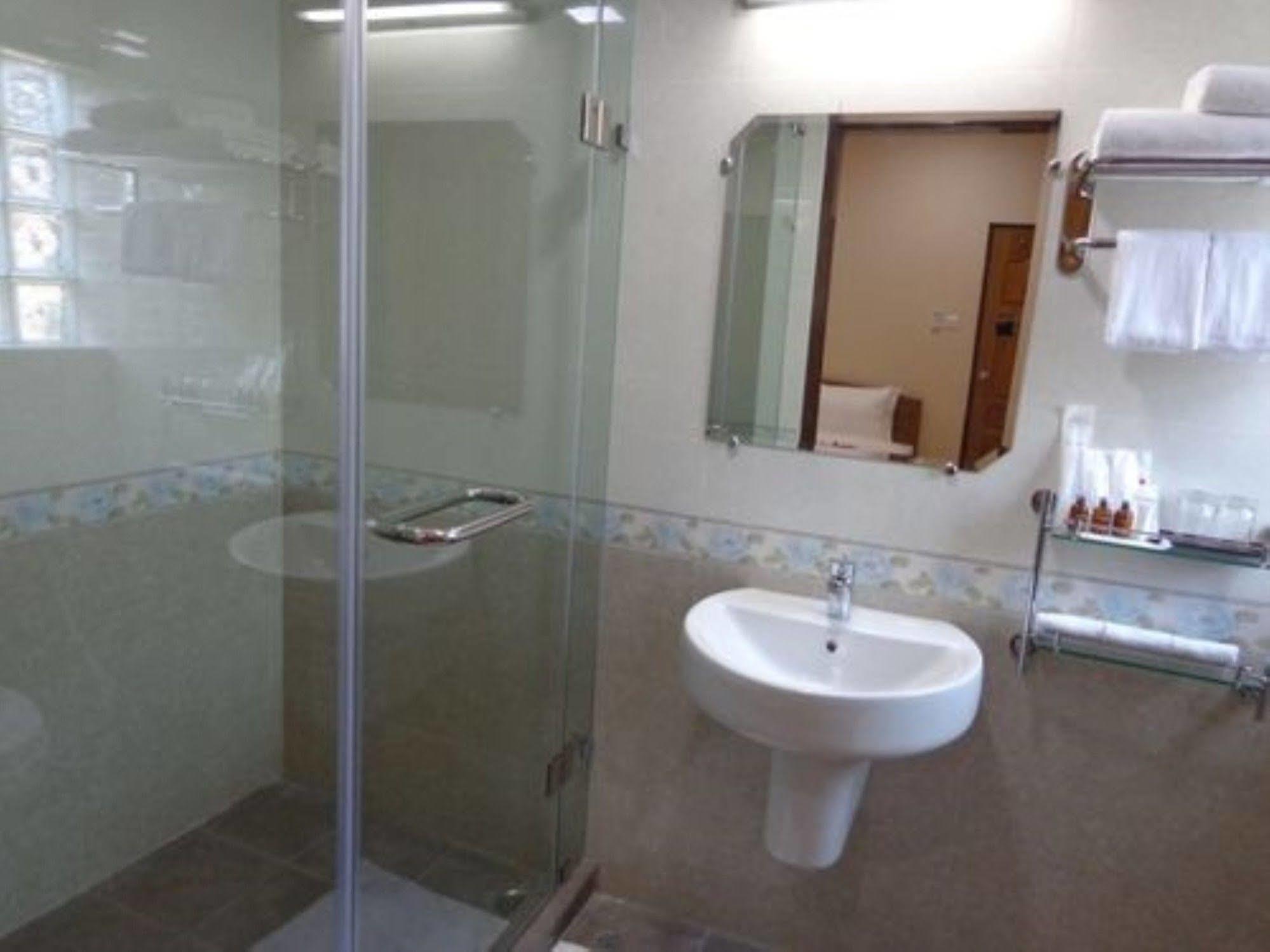 יאנגון Royal Khattar Hotel מראה חיצוני תמונה