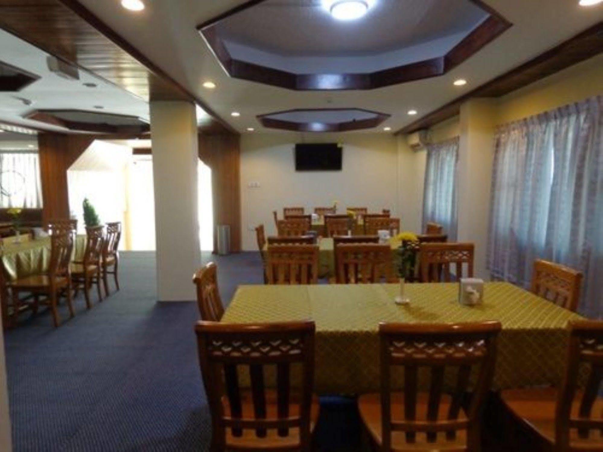 יאנגון Royal Khattar Hotel מראה חיצוני תמונה